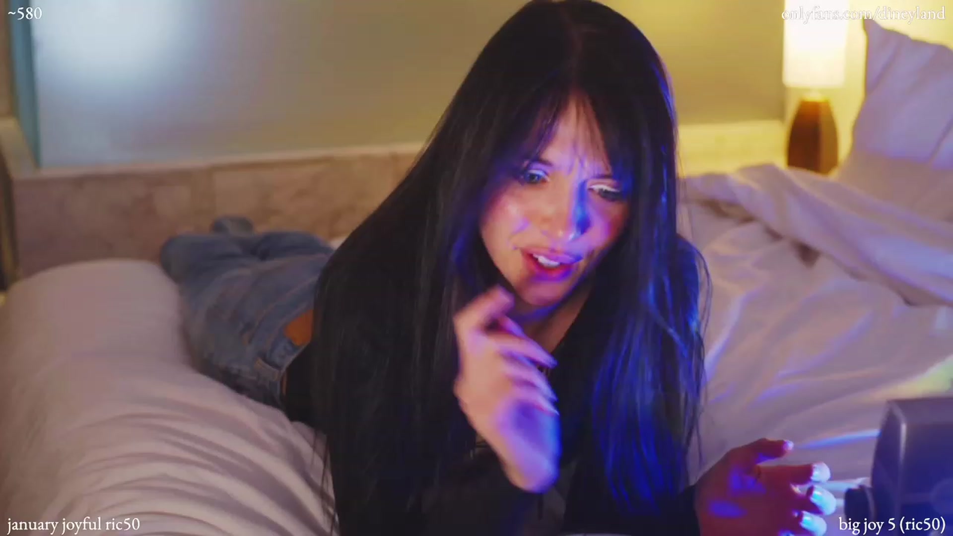 Gallery image thumbnail from diney_'s myfreecams stream on, 01/06/2023, 04:26 image 3 of 20
