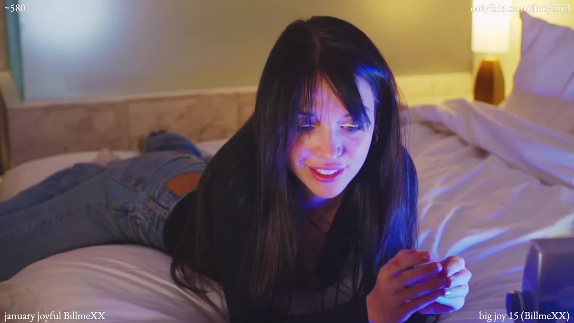 Gallery image thumbnail from diney_'s myfreecams stream on, 01/06/2023, 04:26 image 8 of 20