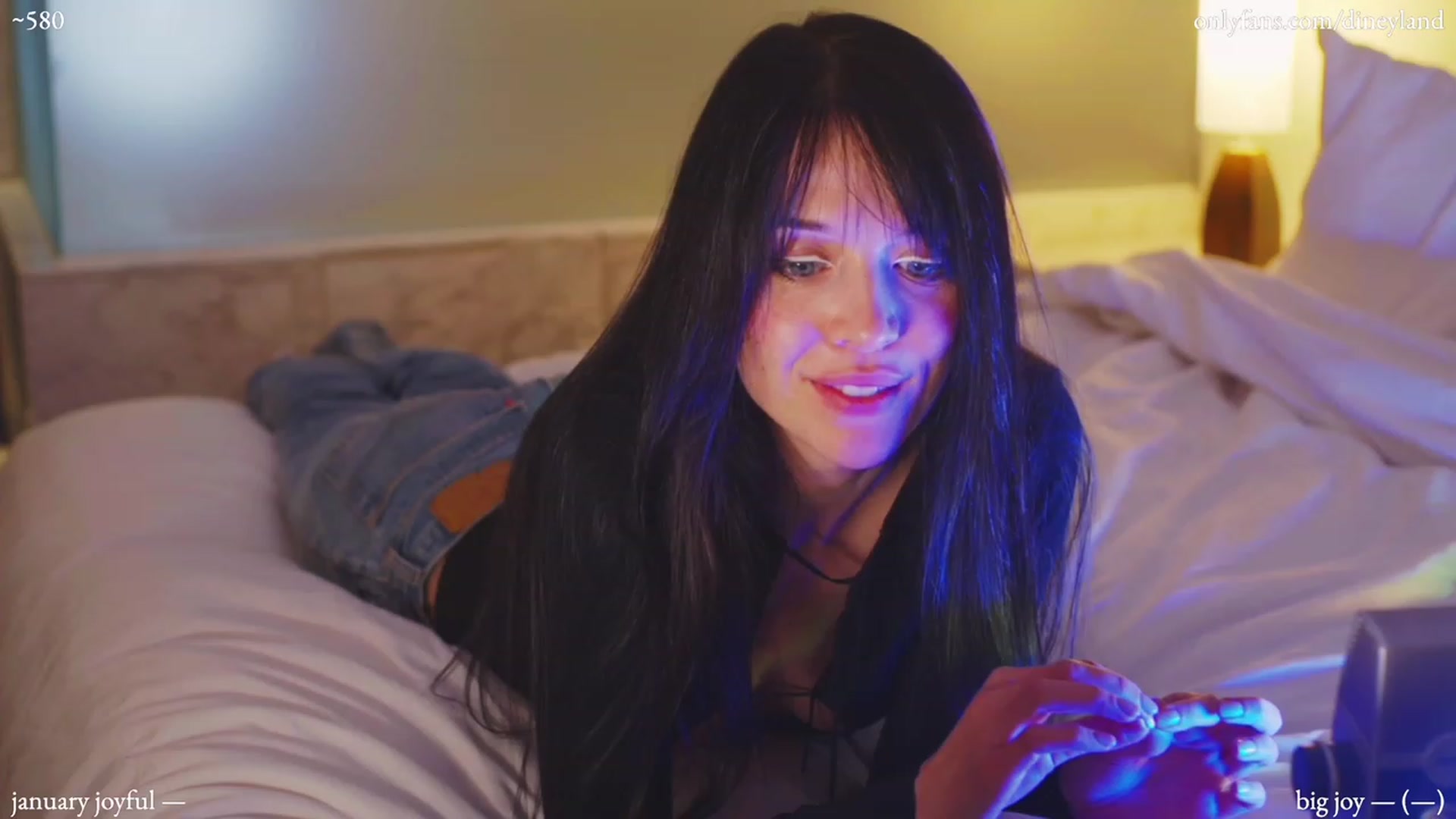 Gallery image thumbnail from diney_'s myfreecams stream on, 01/06/2023, 04:26 image 2 of 20