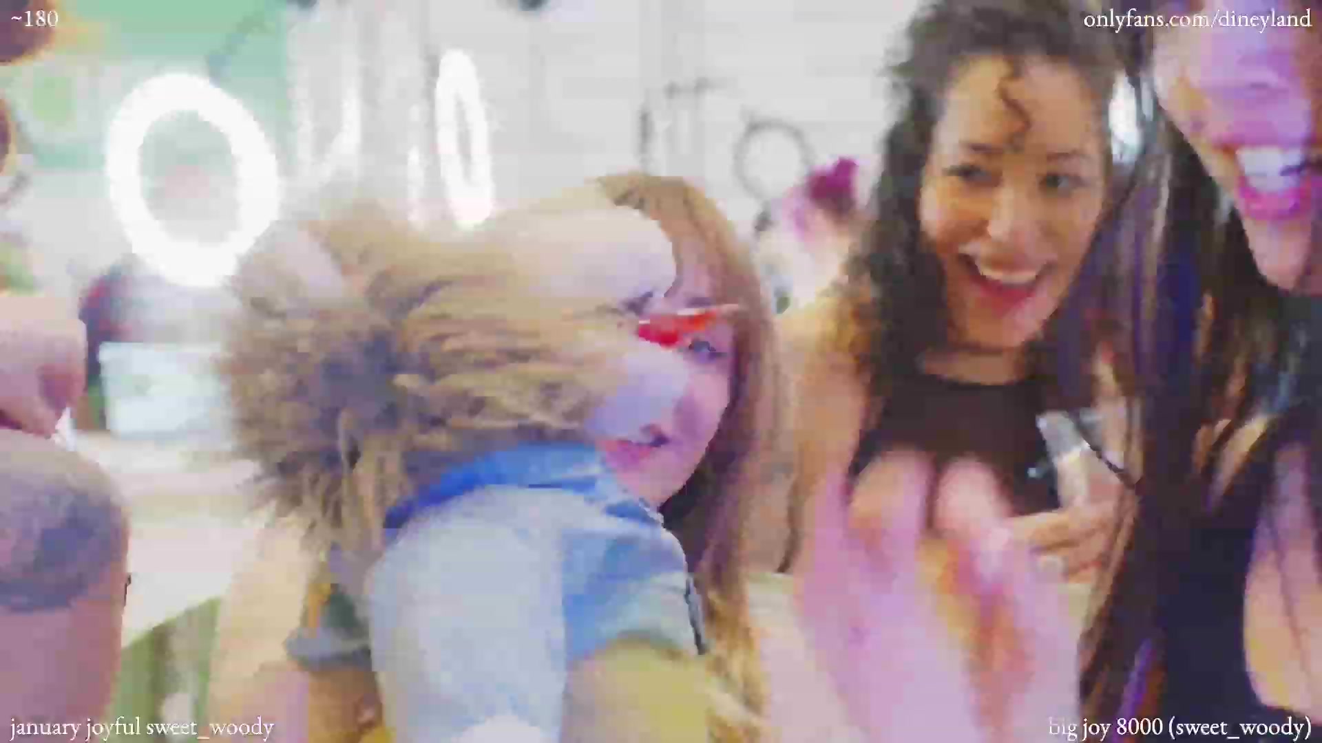 Gallery image thumbnail from diney_'s myfreecams stream on, 01/07/2023, 04:02 image 9 of 20