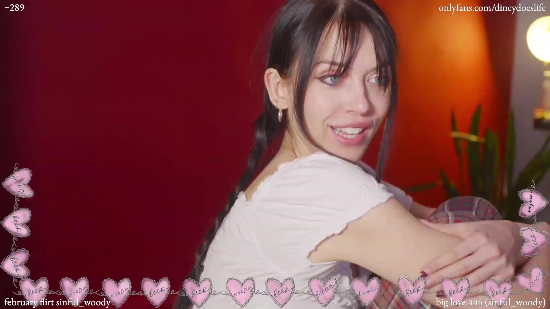 Gallery image thumbnail from diney_'s myfreecams stream on, 02/07/2023, 06:02 image 18 of 20