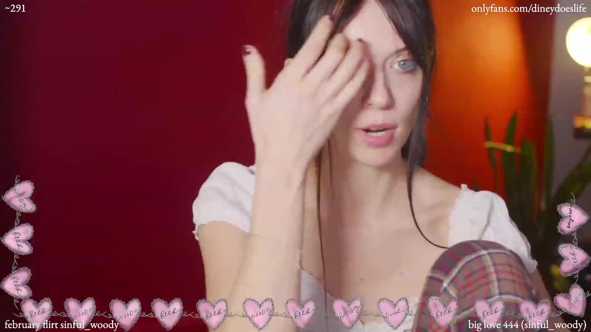 Gallery image thumbnail from diney_'s myfreecams stream on, 02/07/2023, 06:02 image 16 of 20