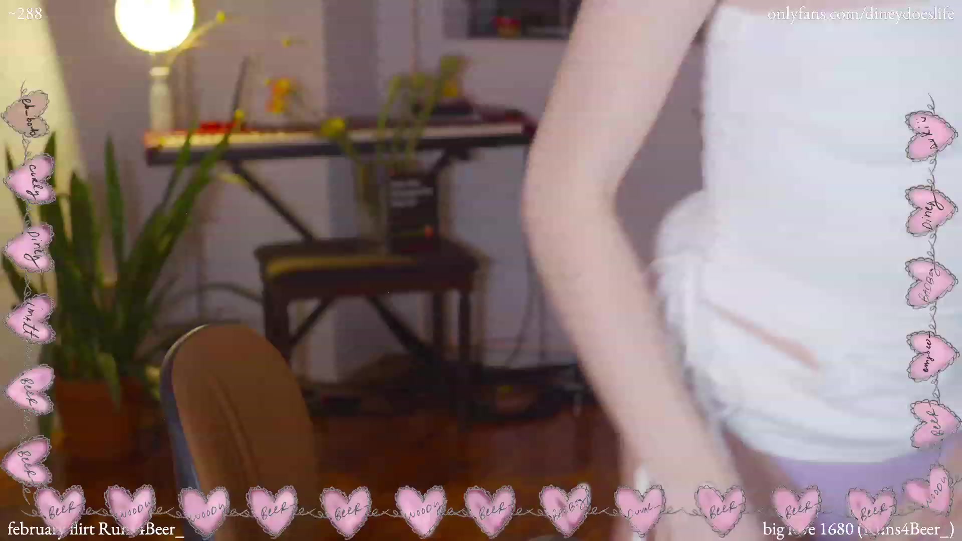 Gallery image thumbnail from diney_'s myfreecams stream on, 02/08/2023, 05:50 image 6 of 20