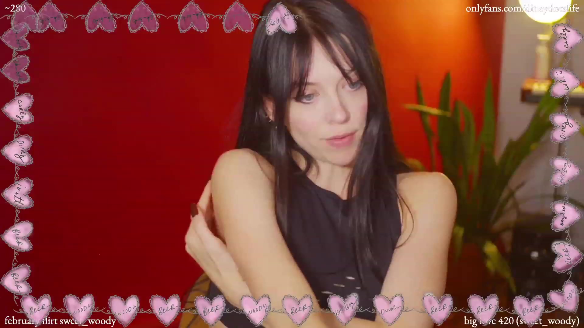 Gallery image thumbnail from diney_'s myfreecams stream on, 02/12/2023, 05:42 image 7 of 20