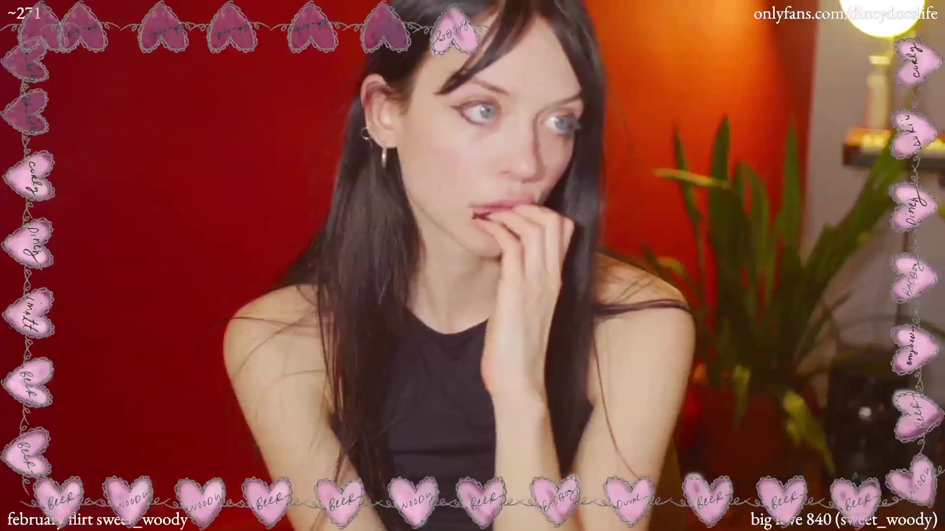 Gallery image thumbnail from diney_'s myfreecams stream on, 02/12/2023, 05:42 image 11 of 20