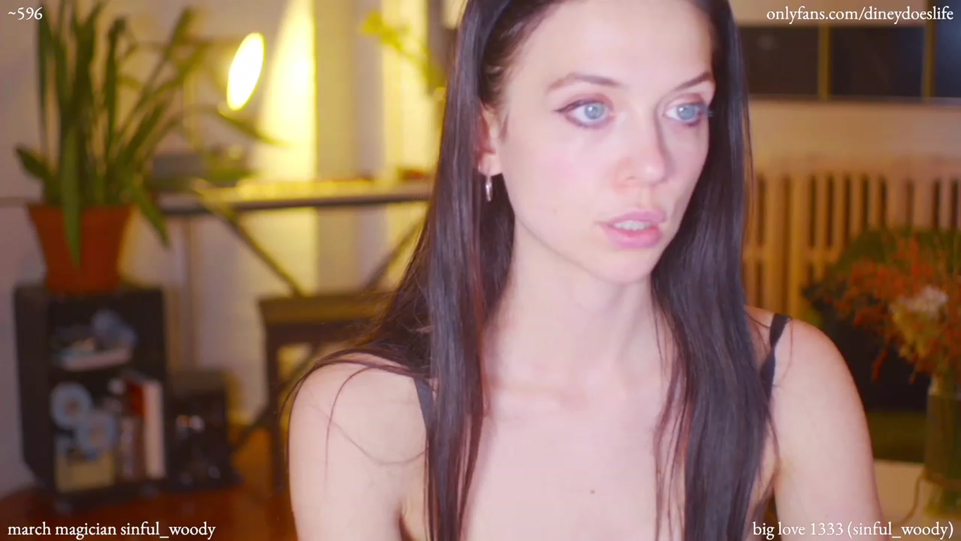Gallery image thumbnail from diney_'s myfreecams stream on, 03/08/2023, 07:27 image 17 of 20