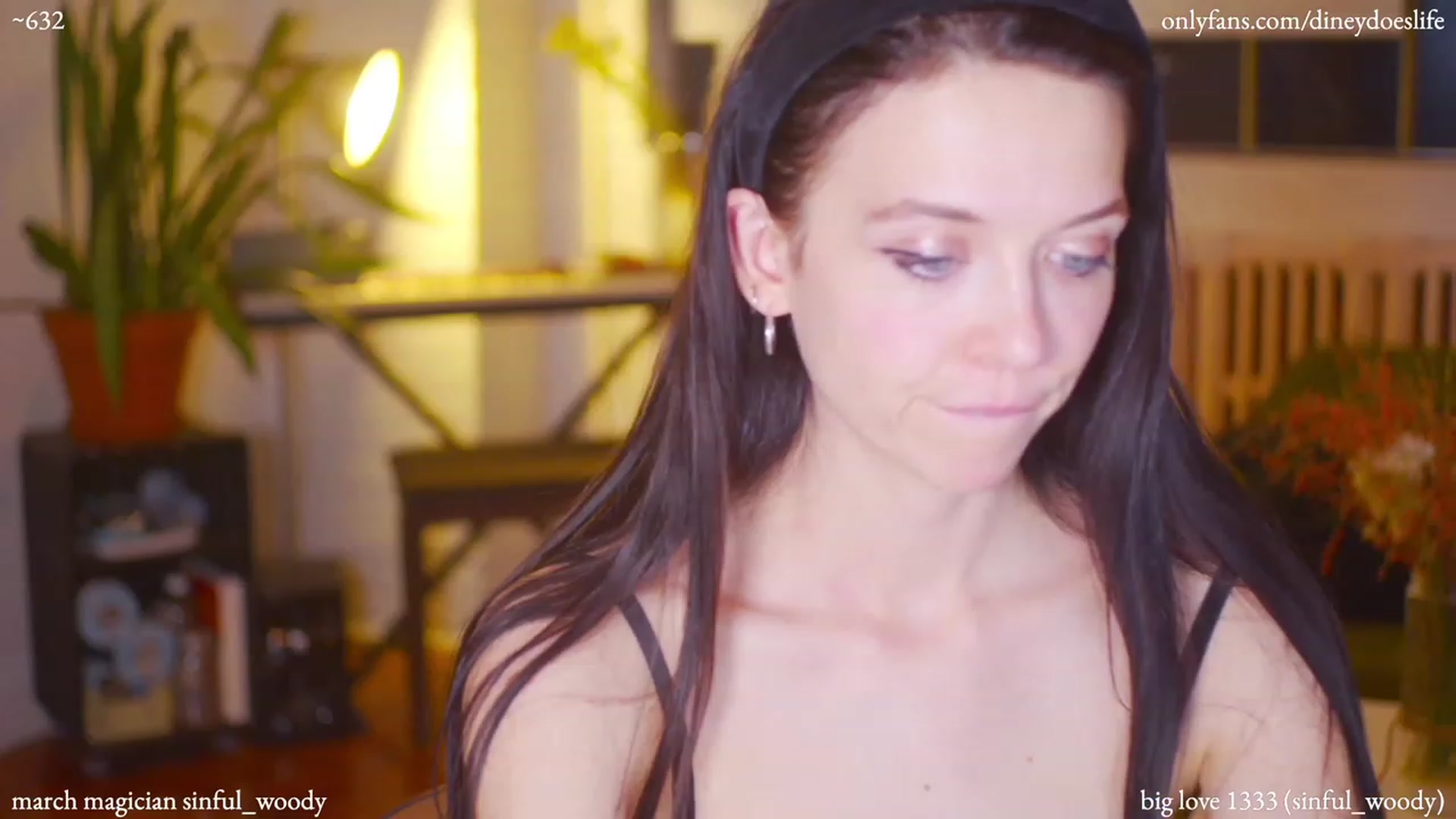 Gallery image thumbnail from diney_'s myfreecams stream on, 03/08/2023, 07:27 image 4 of 20