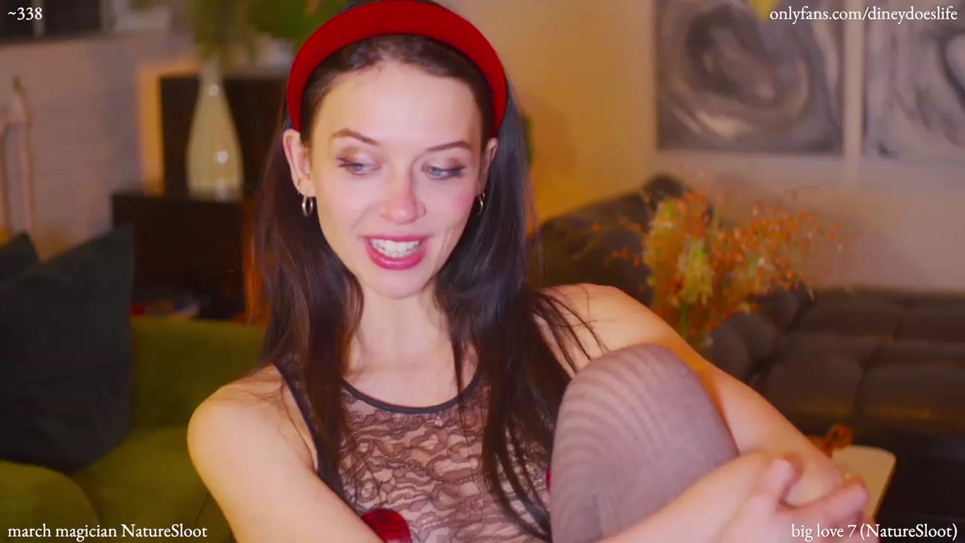 Gallery image thumbnail from diney_'s myfreecams stream on, 03/12/2023, 05:41 image 5 of 20