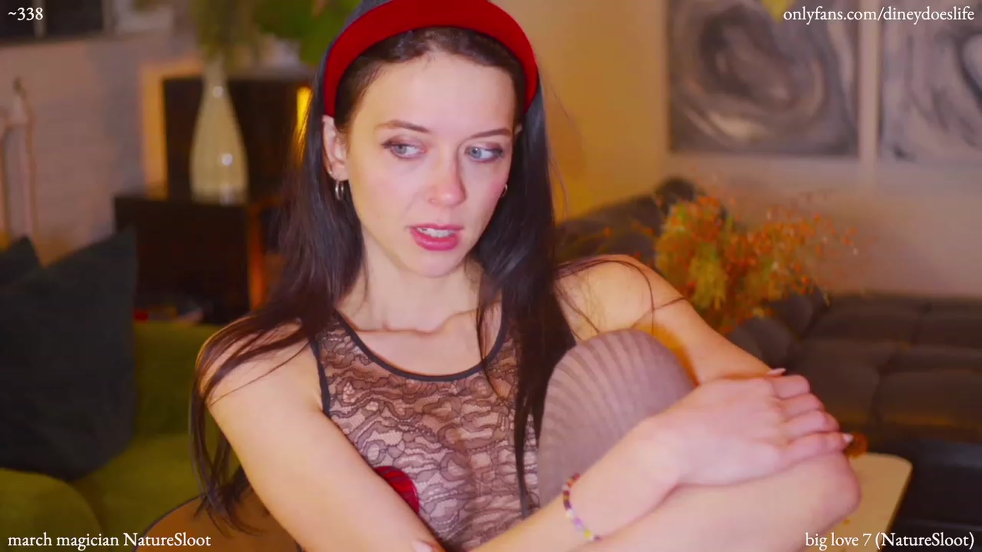 Gallery image thumbnail from diney_'s myfreecams stream on, 03/12/2023, 05:41 image 6 of 20