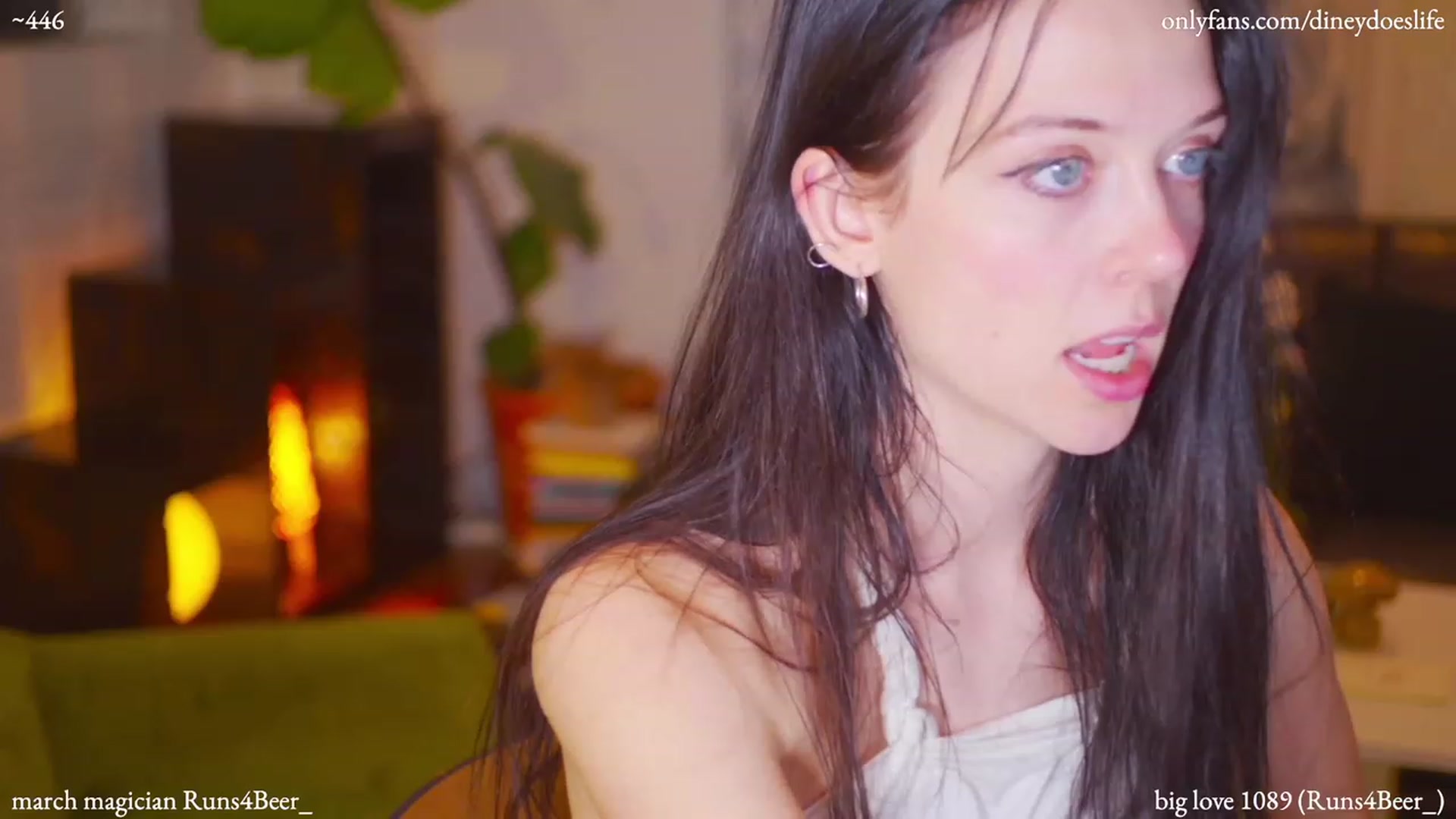 Gallery image thumbnail from diney_'s myfreecams stream on, 03/22/2023, 05:11 image 15 of 20