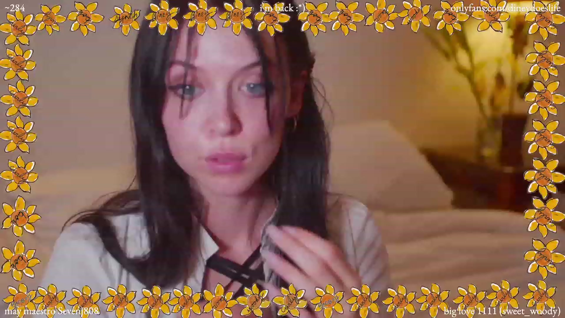 Gallery image thumbnail from diney_'s myfreecams stream on, 05/05/2023, 05:32 image 19 of 20