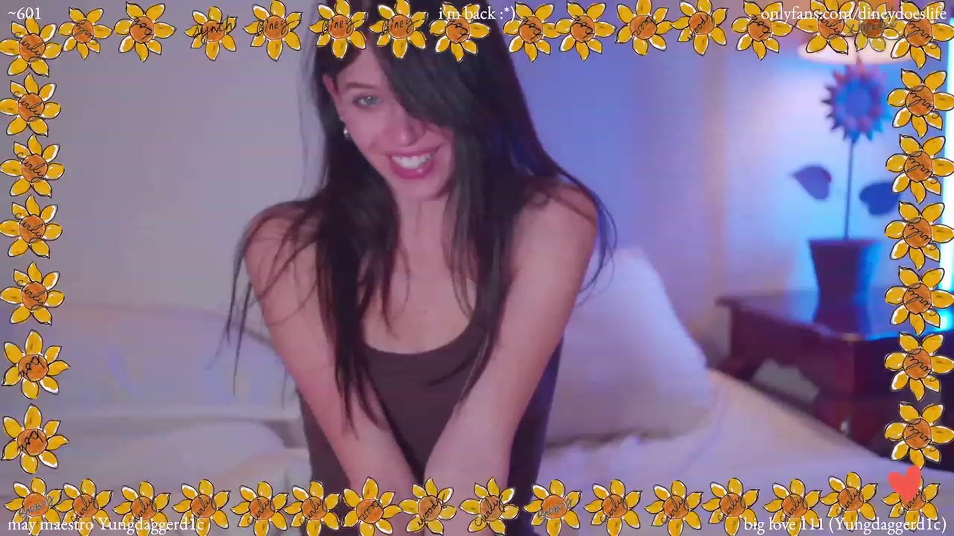 Gallery image thumbnail from diney_'s myfreecams stream on, 05/25/2023, 06:20 image 4 of 20