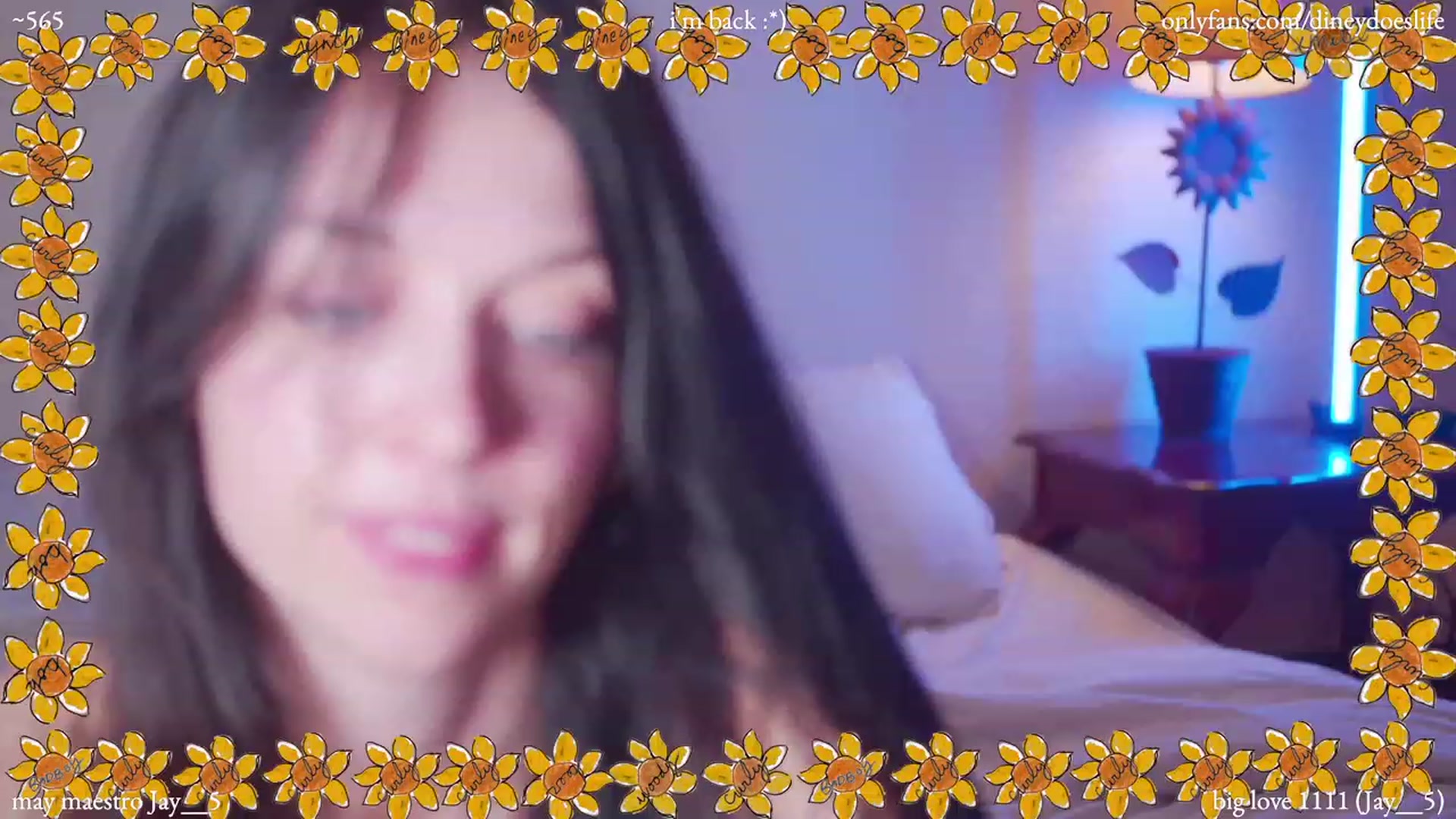 Gallery image thumbnail from diney_'s myfreecams stream on, 05/25/2023, 06:20 image 10 of 20
