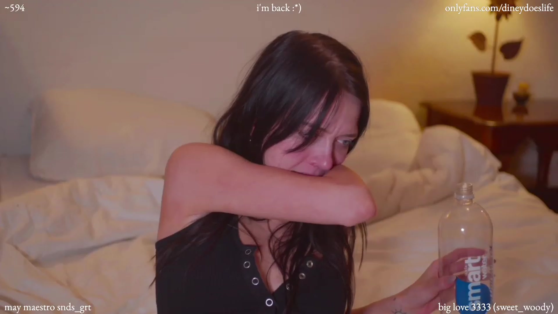 Gallery image thumbnail from diney_'s myfreecams stream on, 05/31/2023, 07:24 image 14 of 20