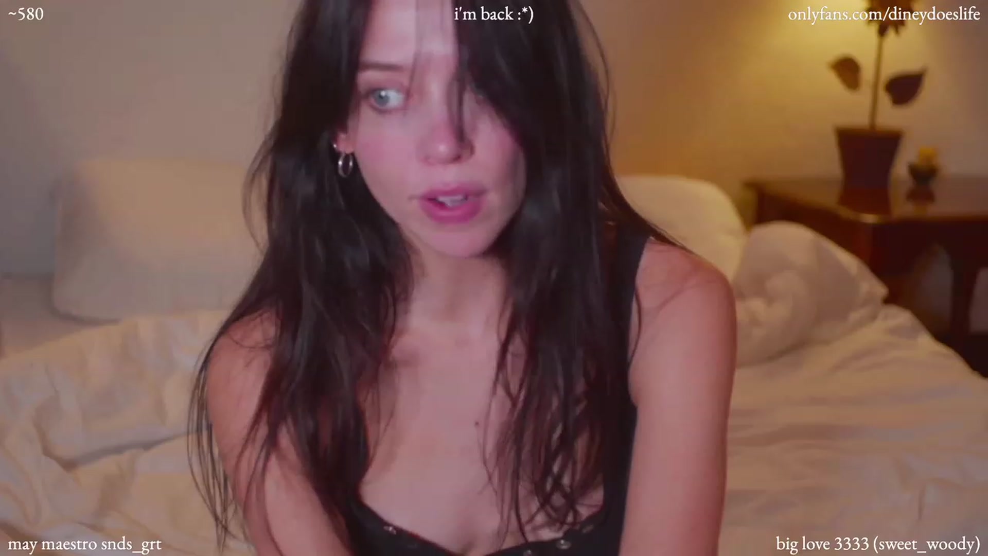 Gallery image thumbnail from diney_'s myfreecams stream on, 05/31/2023, 07:24 image 15 of 20