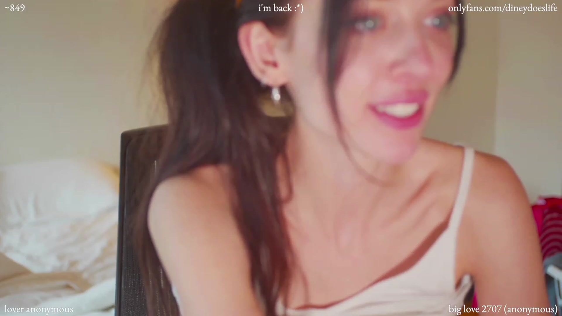 Gallery image thumbnail from diney_'s myfreecams stream on, 06/17/2023, 23:05 image 12 of 20