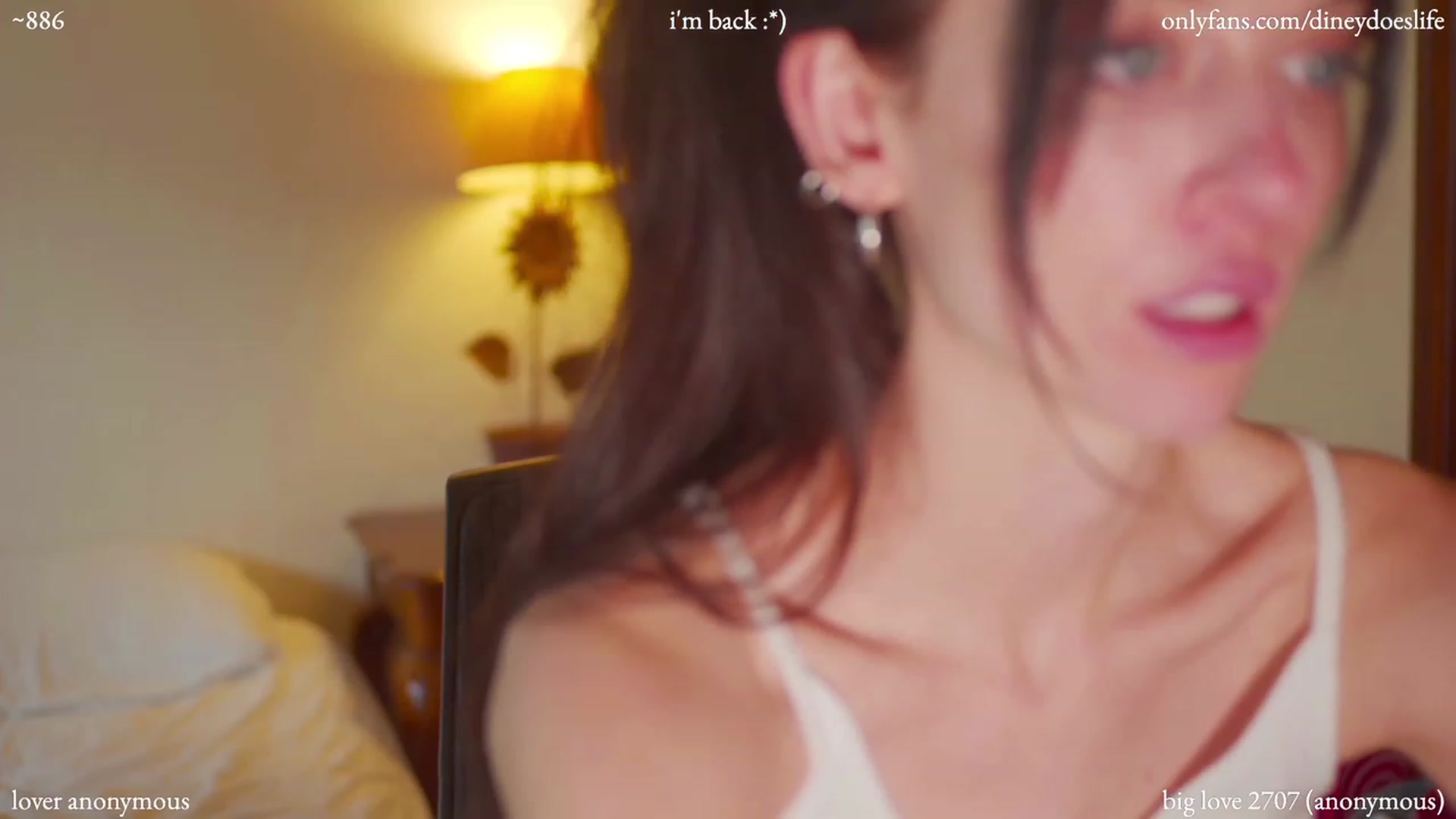 Gallery image thumbnail from diney_'s myfreecams stream on, 06/17/2023, 23:05 image 7 of 20
