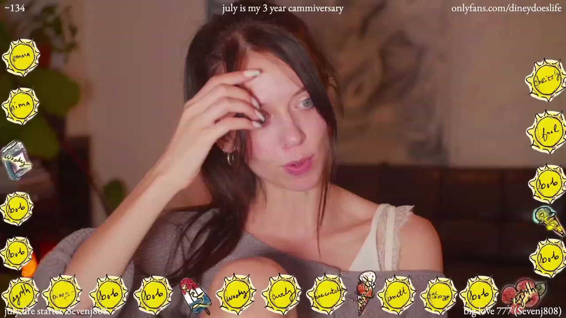 Gallery image thumbnail from diney_'s myfreecams stream on, 07/07/2023, 04:40 image 4 of 20