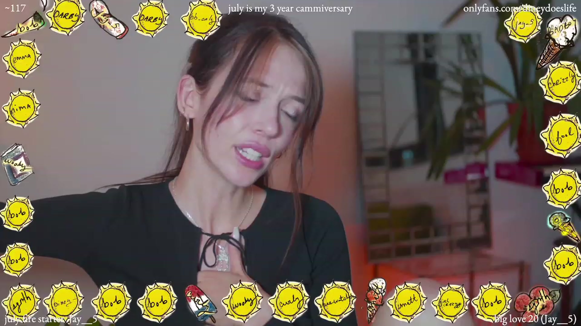 Gallery image thumbnail from diney_'s myfreecams stream on, 07/08/2023, 04:34 image 2 of 20