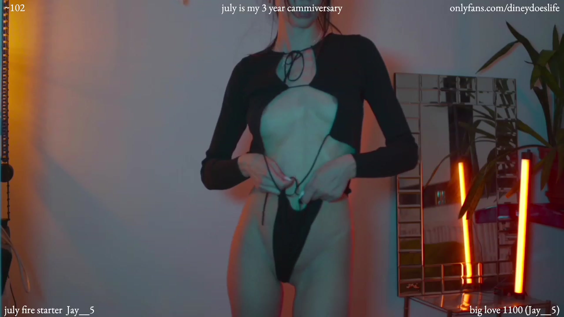 Gallery image thumbnail from diney_'s myfreecams stream on, 07/08/2023, 05:56 image 6 of 20