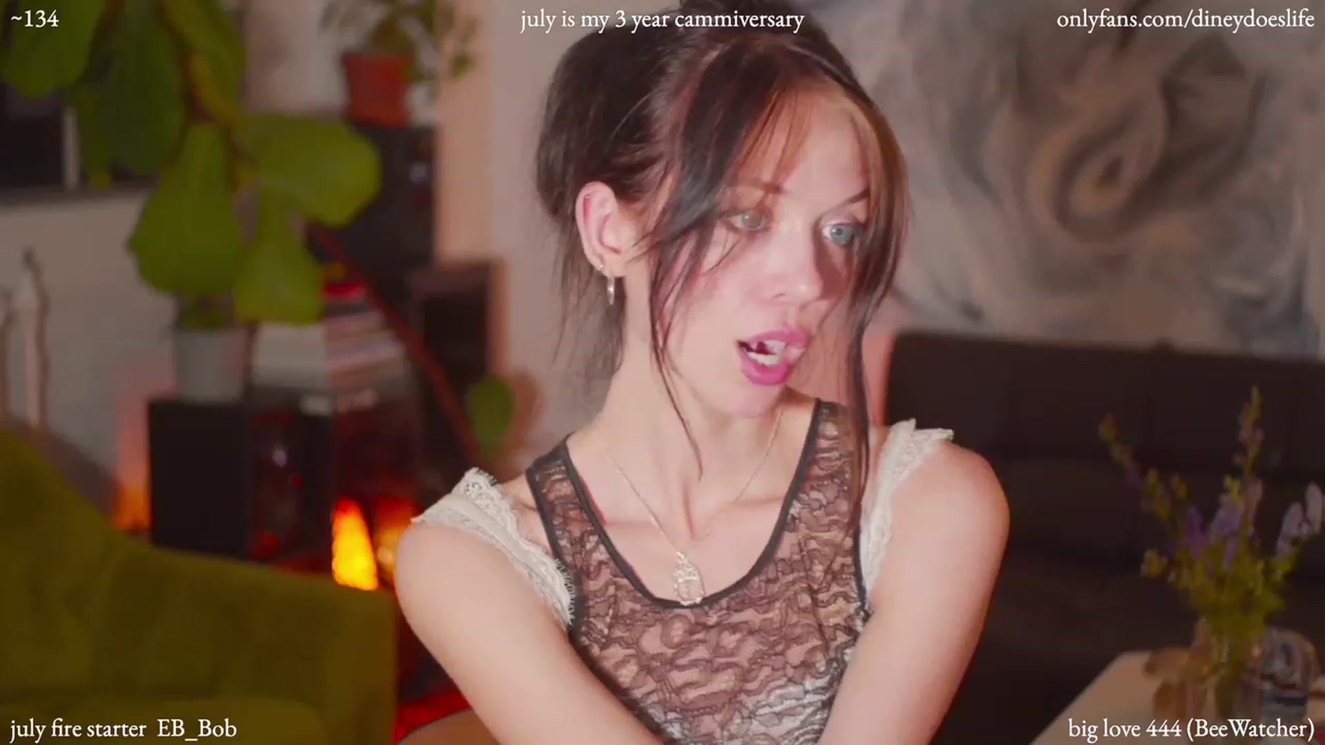 Gallery image thumbnail from diney_'s myfreecams stream on, 07/11/2023, 04:45 image 16 of 20