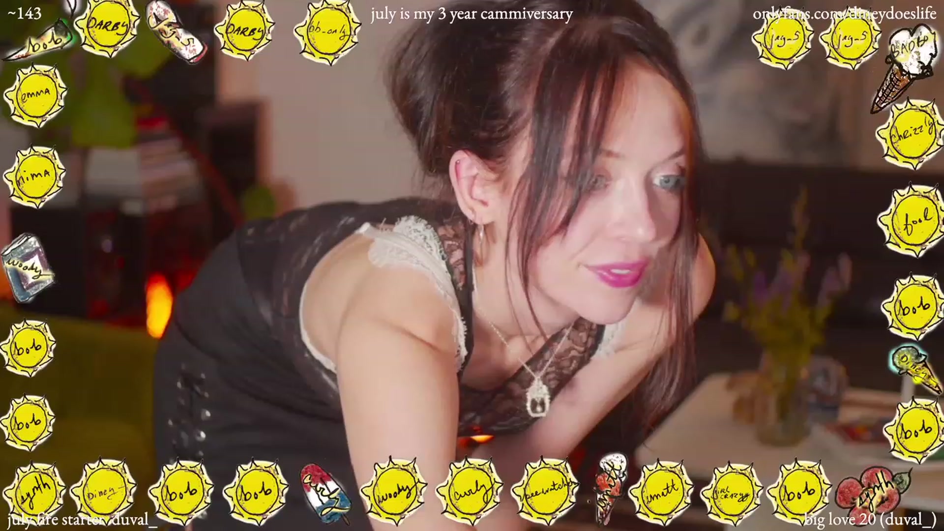 Gallery image thumbnail from diney_'s myfreecams stream on, 07/11/2023, 04:45 image 5 of 20