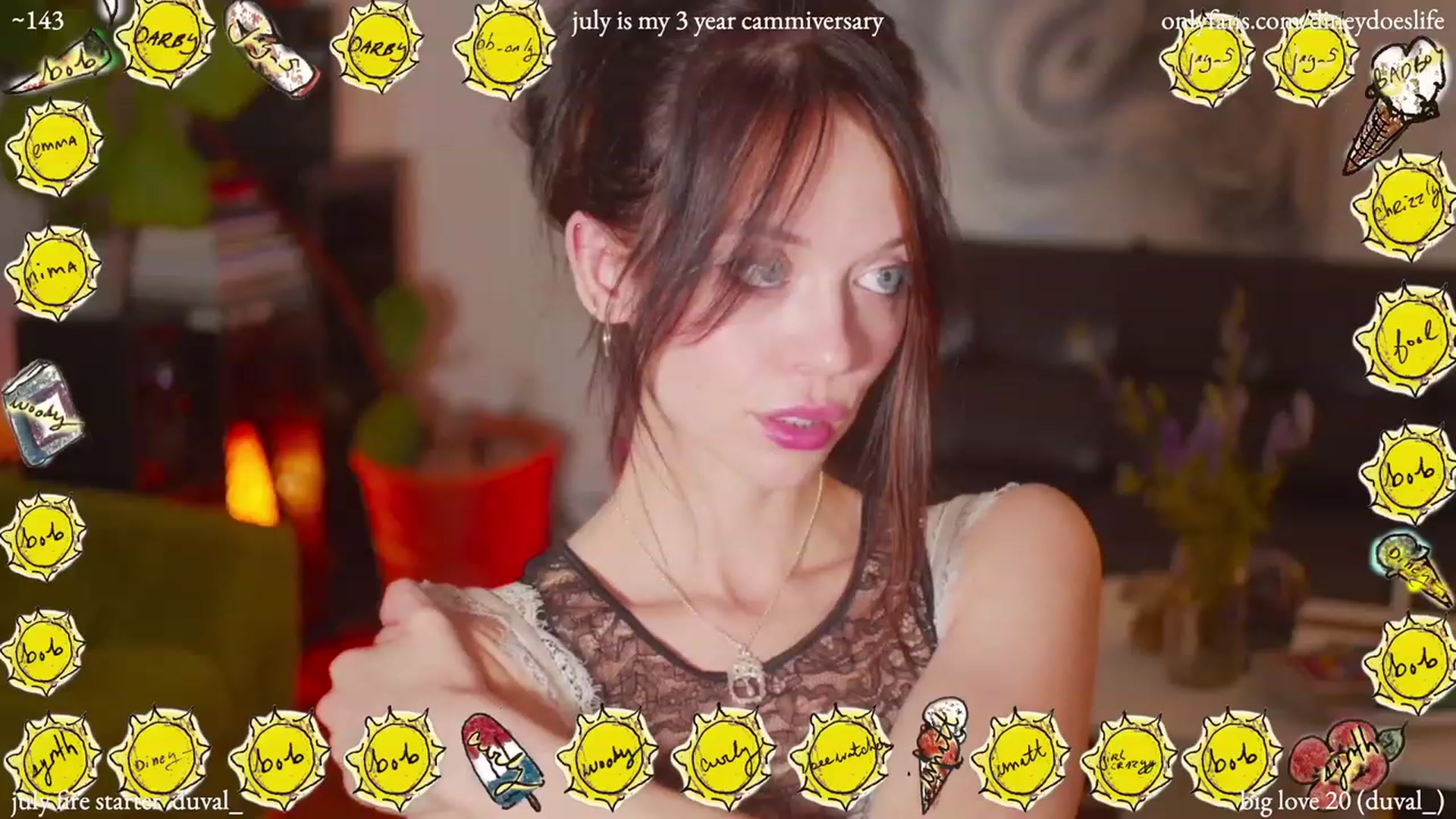 Gallery image thumbnail from diney_'s myfreecams stream on, 07/11/2023, 04:45 image 3 of 20