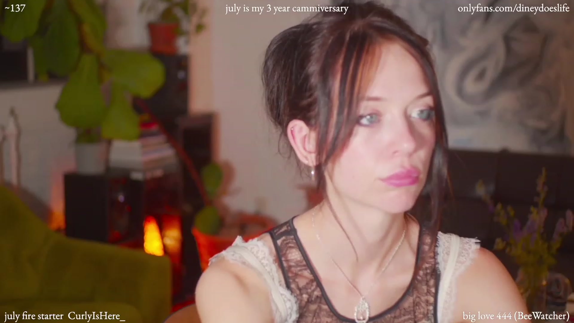 Gallery image thumbnail from diney_'s myfreecams stream on, 07/11/2023, 04:45 image 13 of 20