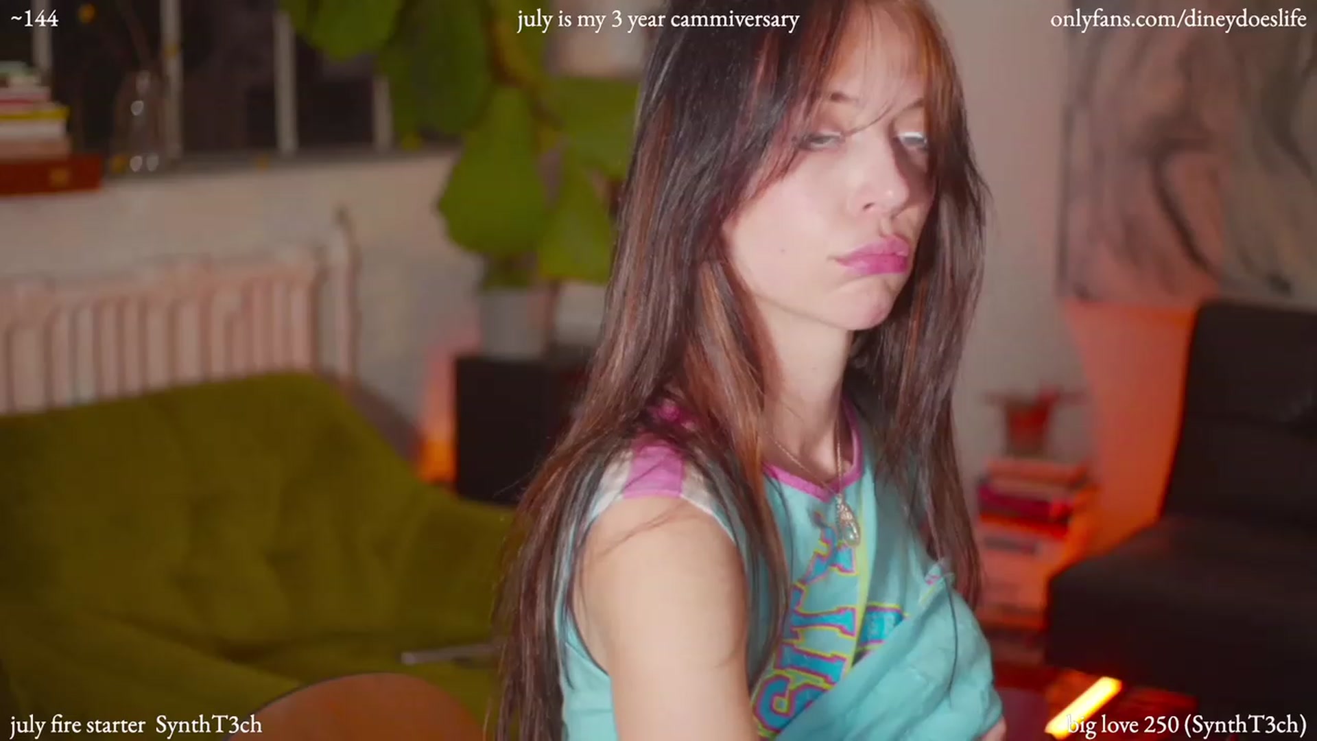 Gallery image thumbnail from diney_'s myfreecams stream on, 07/12/2023, 04:48 image 7 of 20