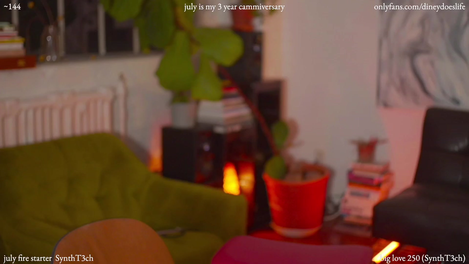 Gallery image thumbnail from diney_'s myfreecams stream on, 07/12/2023, 04:48 image 9 of 20
