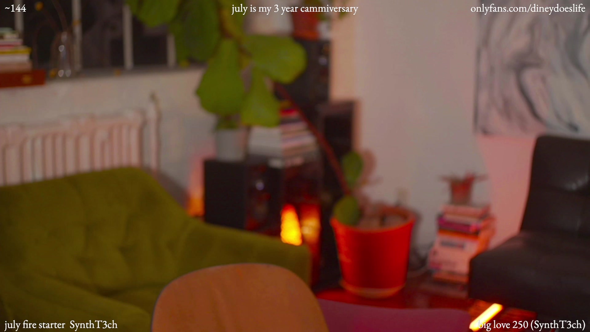 Gallery image thumbnail from diney_'s myfreecams stream on, 07/12/2023, 04:48 image 10 of 20