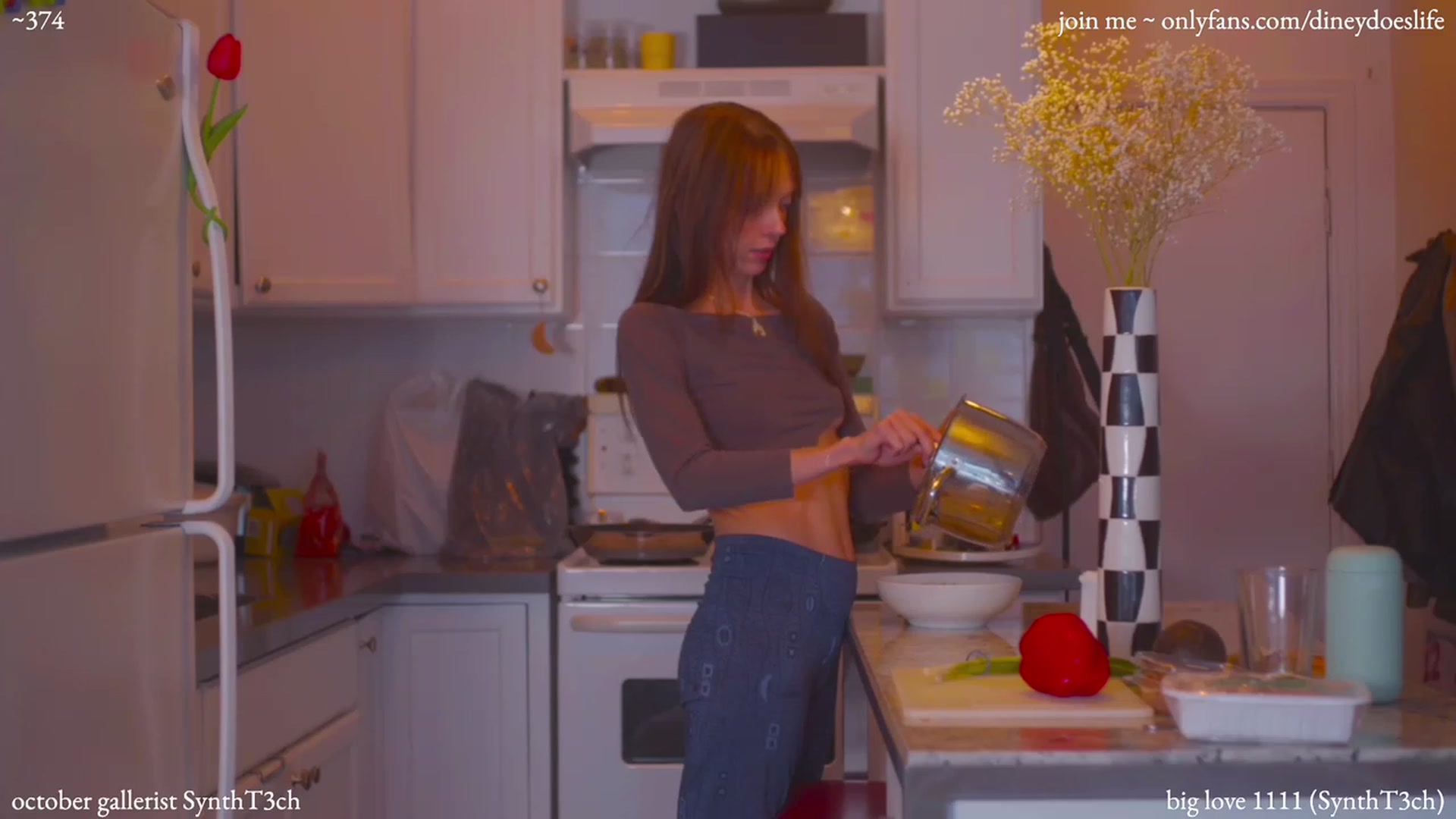 Gallery image thumbnail from diney_'s myfreecams stream on, 10/08/2023, 21:54 image 13 of 20