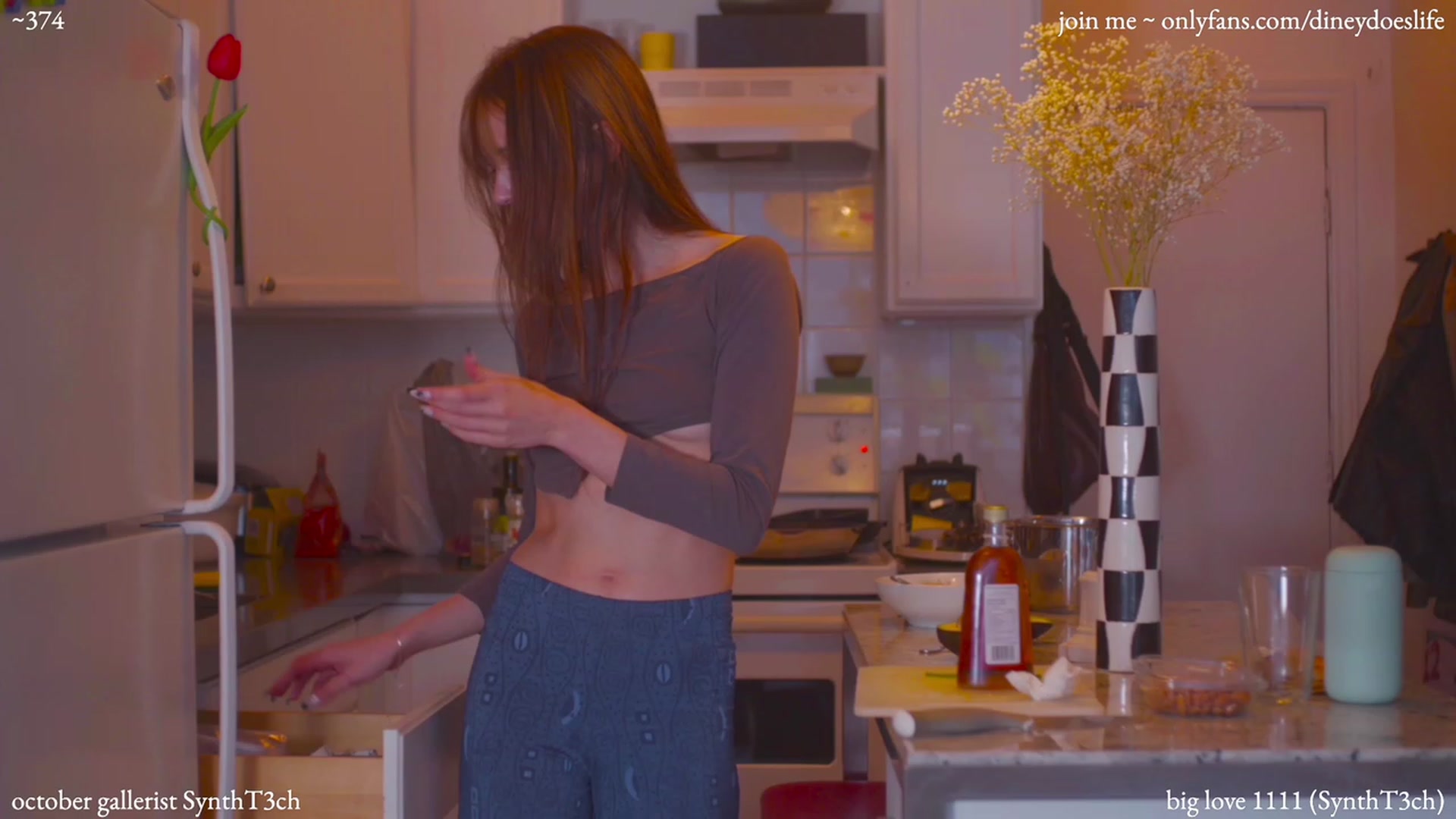 Gallery image thumbnail from diney_'s myfreecams stream on, 10/08/2023, 21:54 image 14 of 20