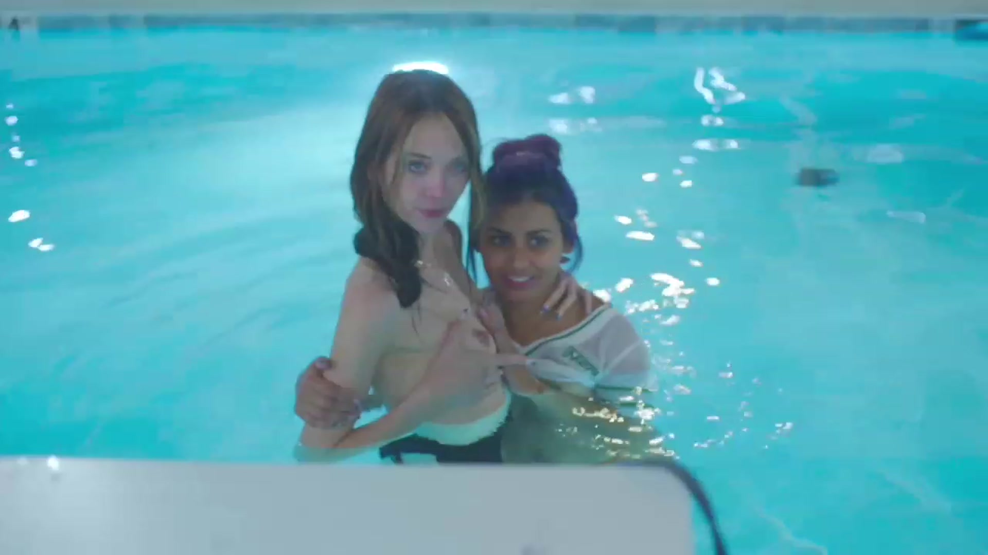 Gallery image thumbnail from diney_'s myfreecams stream on, 10/12/2023, 06:19 image 18 of 20