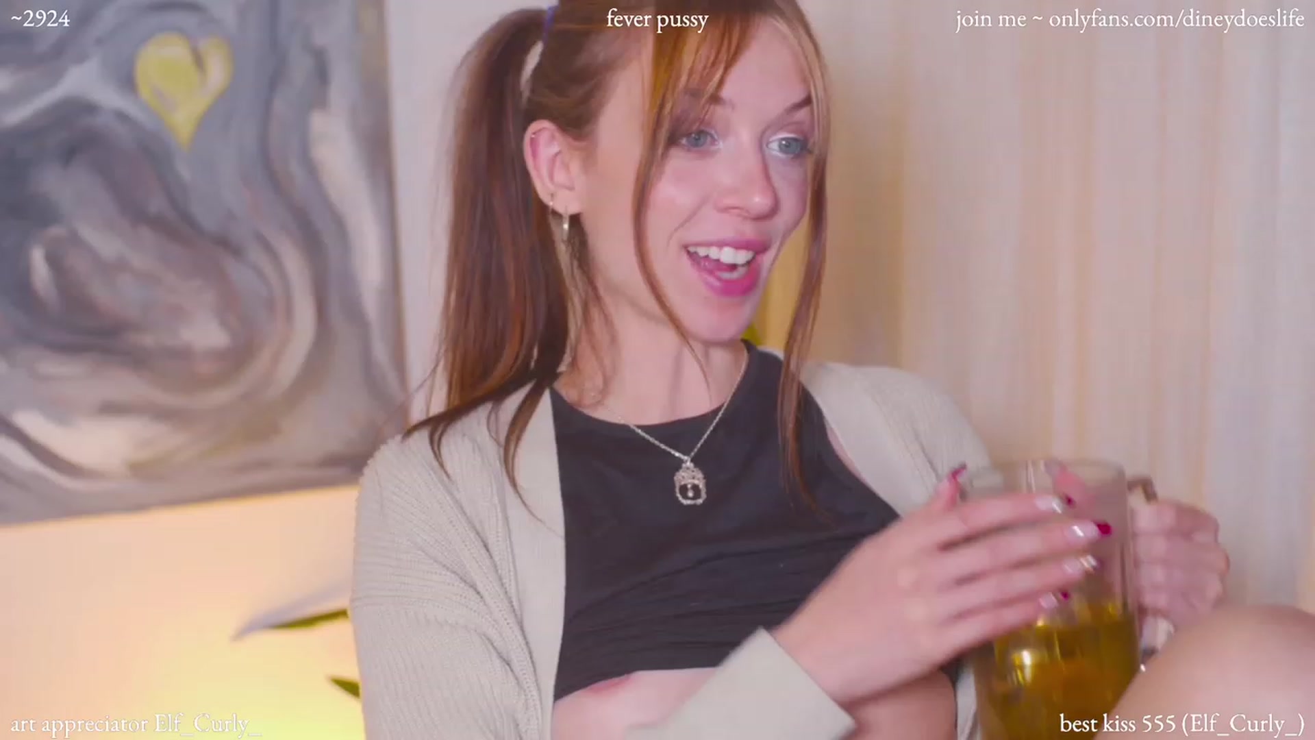 Gallery image thumbnail from diney_'s myfreecams stream on, 12/05/2023, 06:30 image 12 of 20