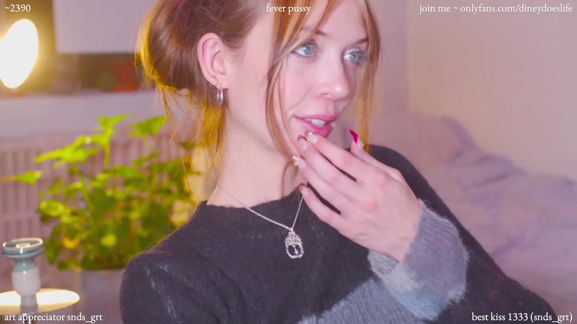 Gallery image thumbnail from diney_'s myfreecams stream on, 12/08/2023, 05:41 image 12 of 20