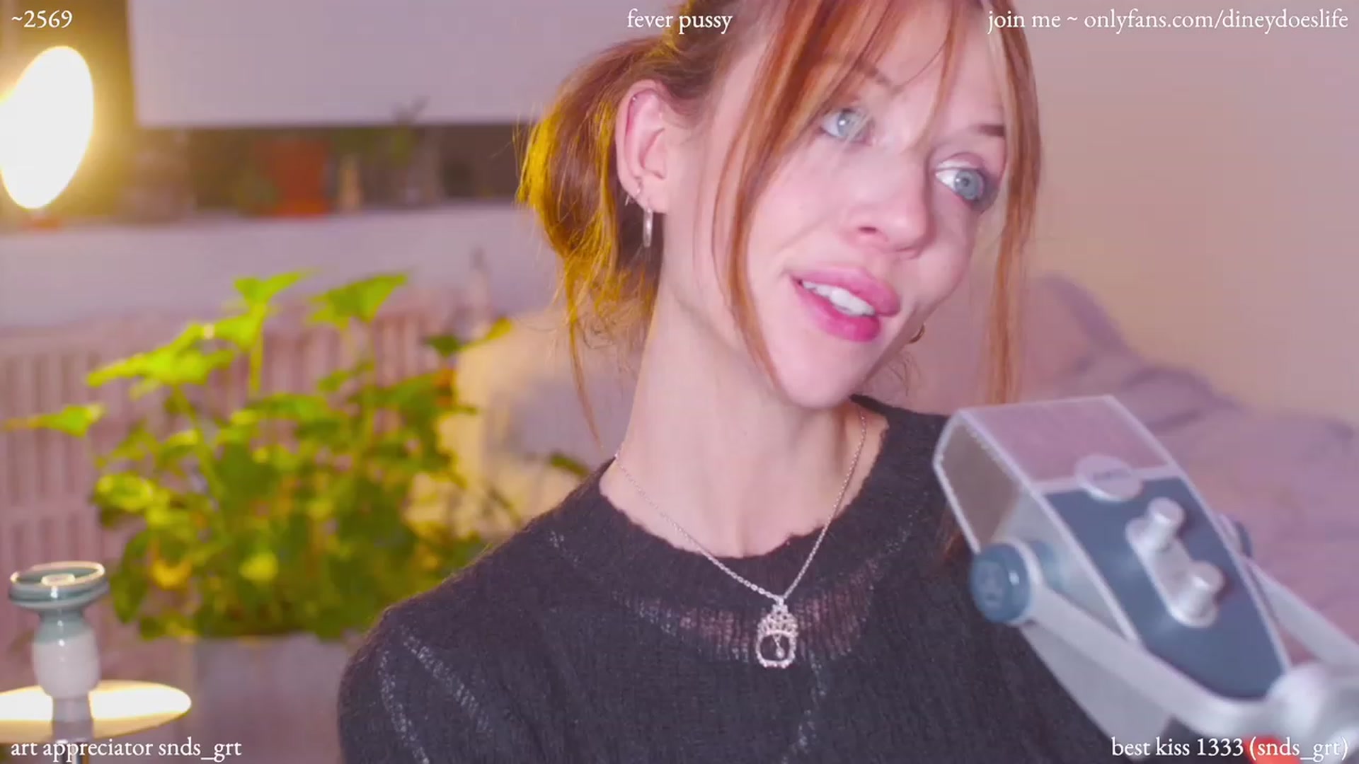 Gallery image thumbnail from diney_'s myfreecams stream on, 12/08/2023, 05:41 image 7 of 20