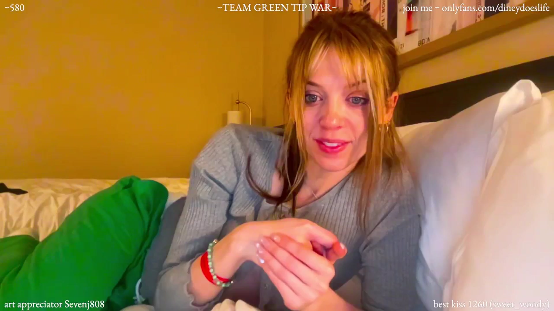 Gallery image thumbnail from diney_'s myfreecams stream on, 01/26/2024, 08:40 image 19 of 20