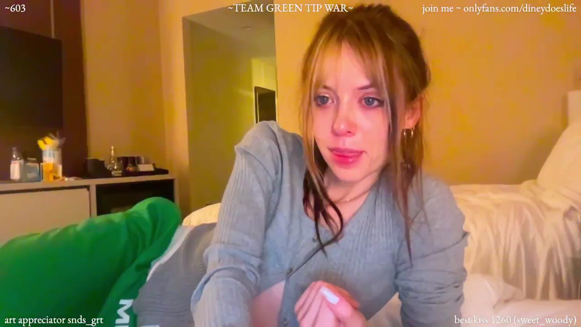 Gallery image thumbnail from diney_'s myfreecams stream on, 01/26/2024, 08:40 image 12 of 20