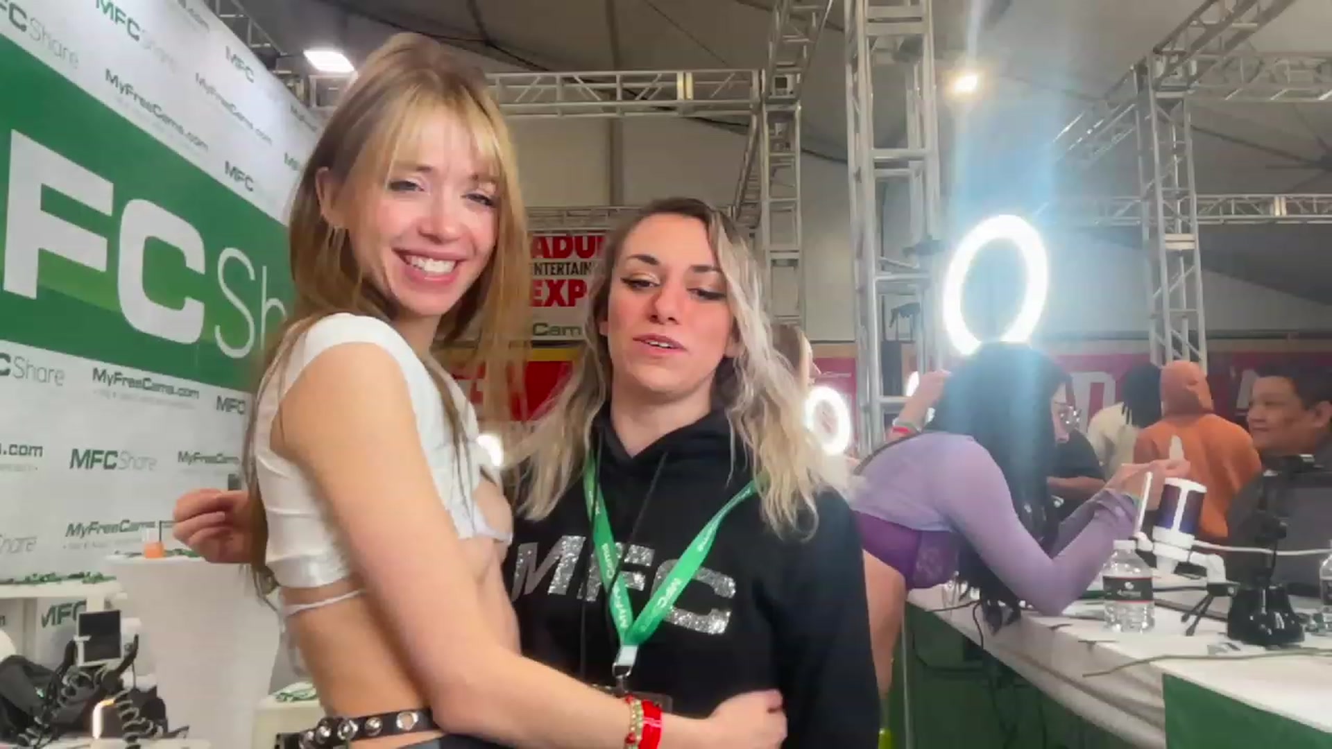 Gallery image thumbnail from diney_'s myfreecams stream on, 01/27/2024, 02:14 image 11 of 20