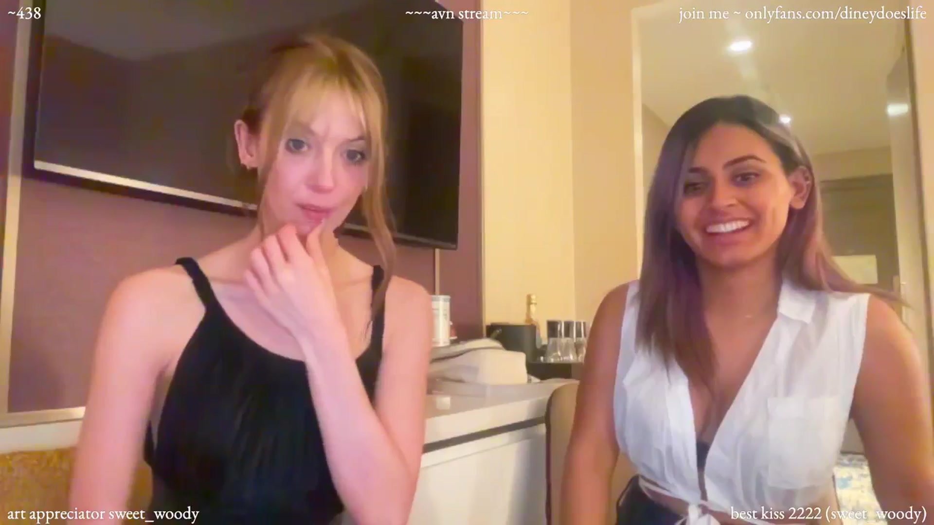 Gallery image thumbnail from diney_'s myfreecams stream on, 01/28/2024, 04:20 image 12 of 20