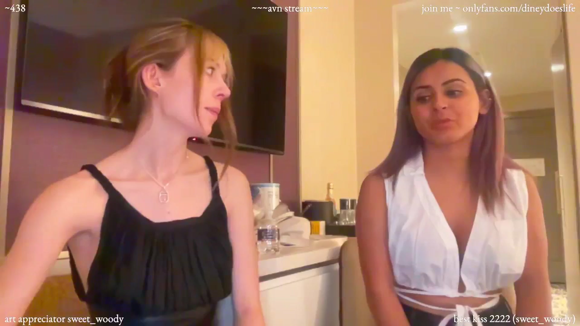 Gallery image thumbnail from diney_'s myfreecams stream on, 01/28/2024, 04:20 image 14 of 20