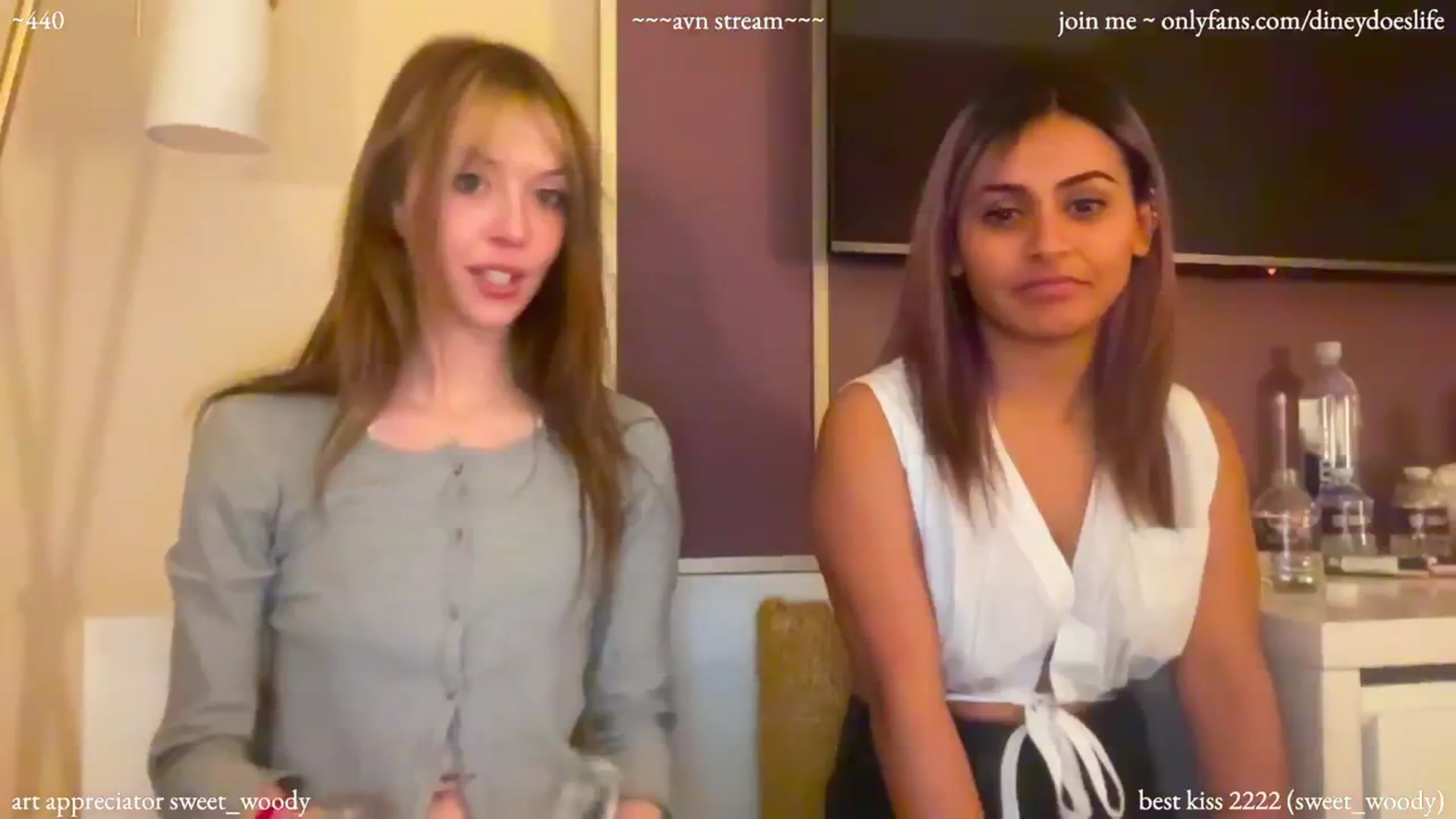 Gallery image thumbnail from diney_'s myfreecams stream on, 01/28/2024, 04:20 image 6 of 20