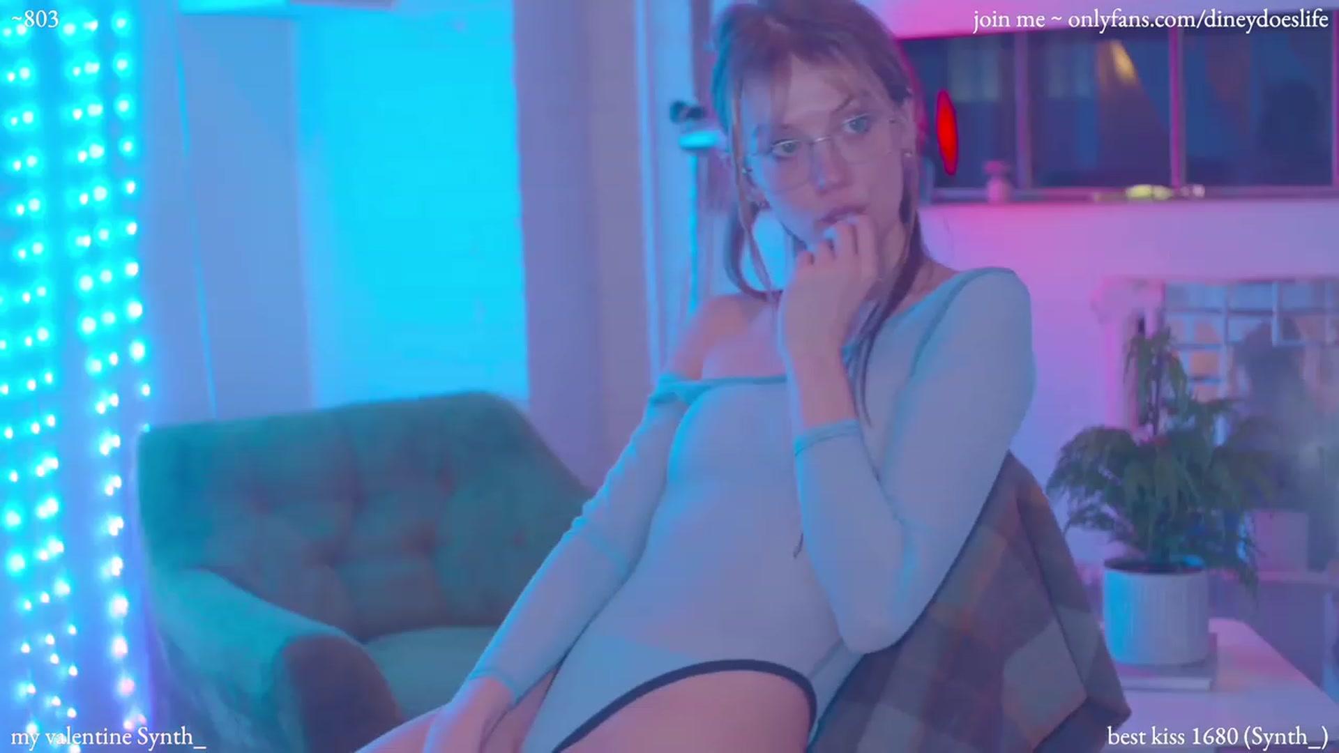 Gallery image thumbnail from diney_'s myfreecams stream on, 03/12/2024, 04:55 image 16 of 20