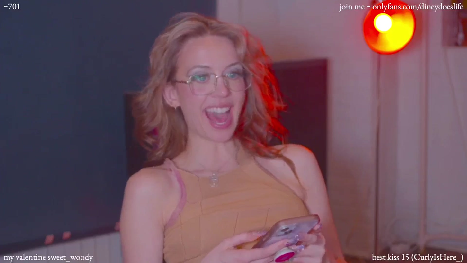 Gallery image thumbnail from diney_'s myfreecams stream on, 03/18/2024, 04:42 image 15 of 20