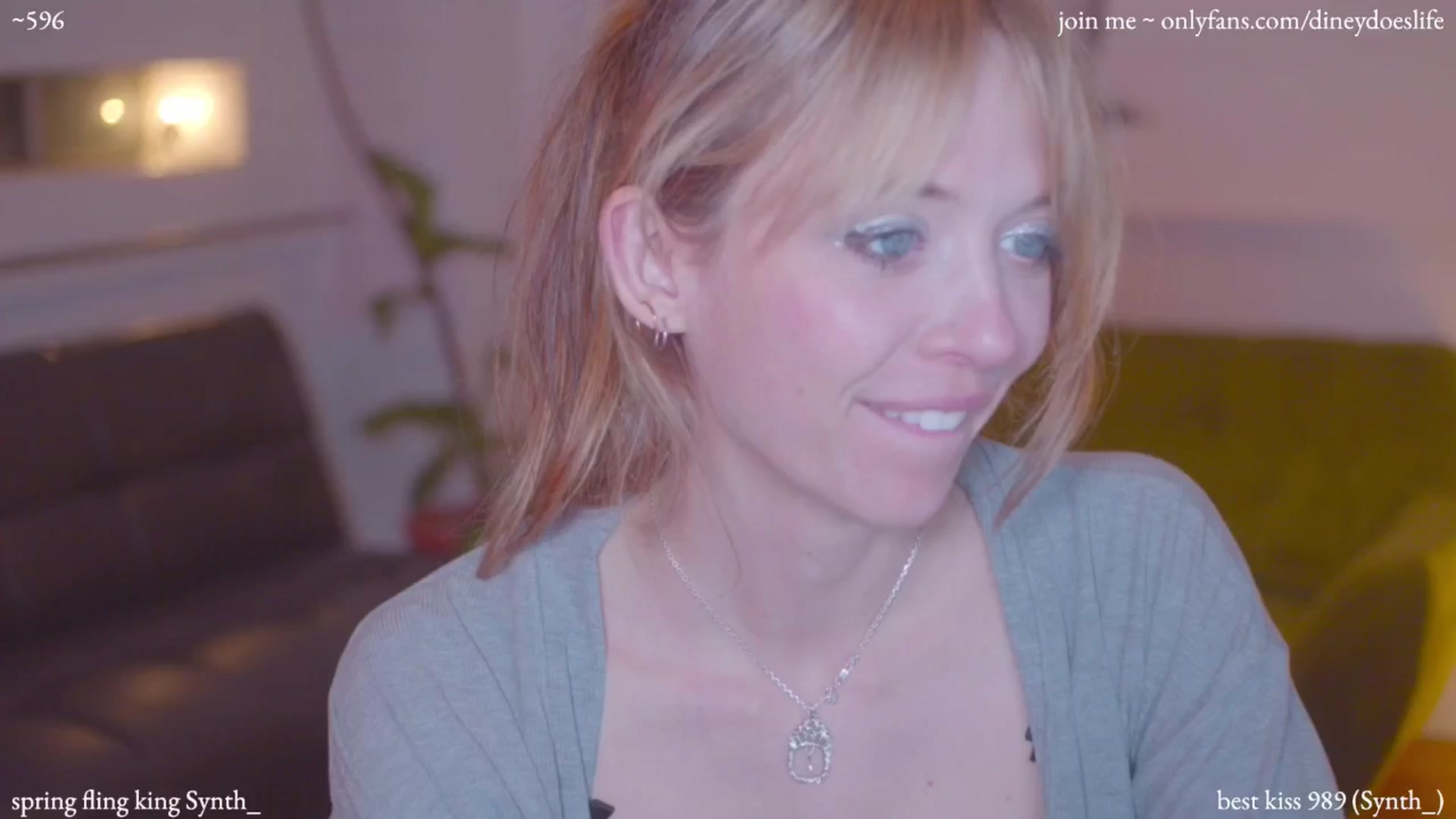 Gallery image thumbnail from diney_'s myfreecams stream on, 04/16/2024, 05:05 image 13 of 20