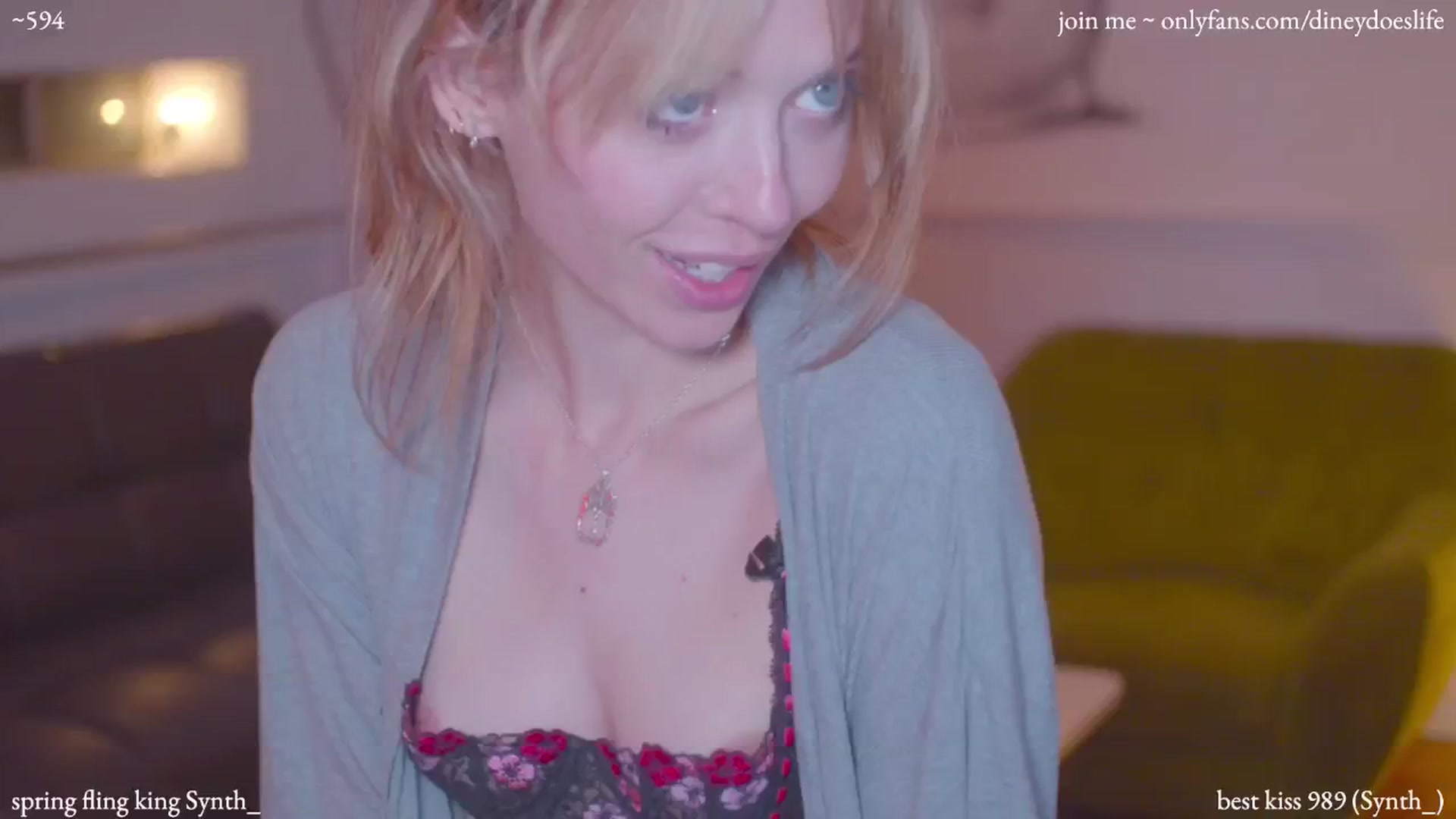 Gallery image thumbnail from diney_'s myfreecams stream on, 04/16/2024, 05:05 image 16 of 20