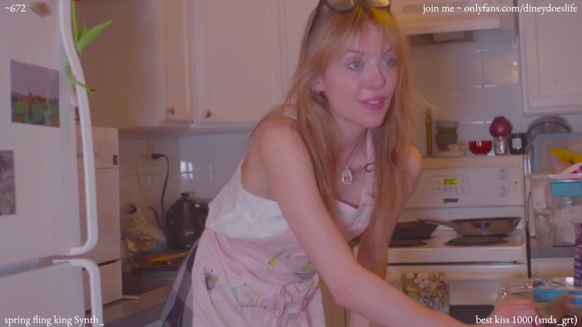 Gallery image thumbnail from diney_'s myfreecams stream on, 05/03/2024, 06:00 image 6 of 20
