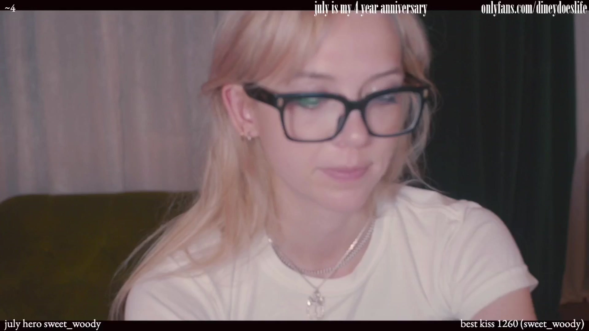 Gallery image thumbnail from diney_'s myfreecams stream on, 07/09/2024, 04:27 image 15 of 20