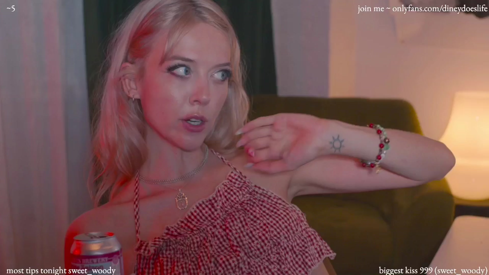 Gallery image thumbnail from diney_'s myfreecams stream on, 07/14/2024, 04:41 image 15 of 20